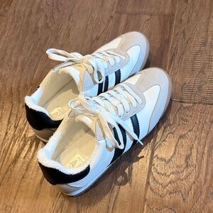 DV by Dolce Vita White and Black Sneakers